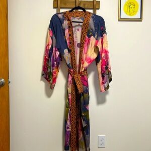 NWOT Powder brand kimono wrap around robe